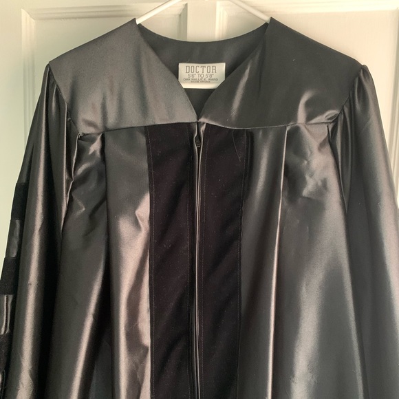 Doctor Graduation Robe - Picture 2 of 5